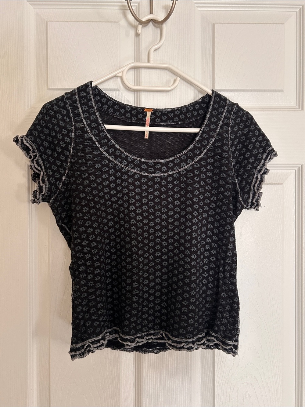 Free People Women's Short Sleeve Floral knit Tee - Black&Grey